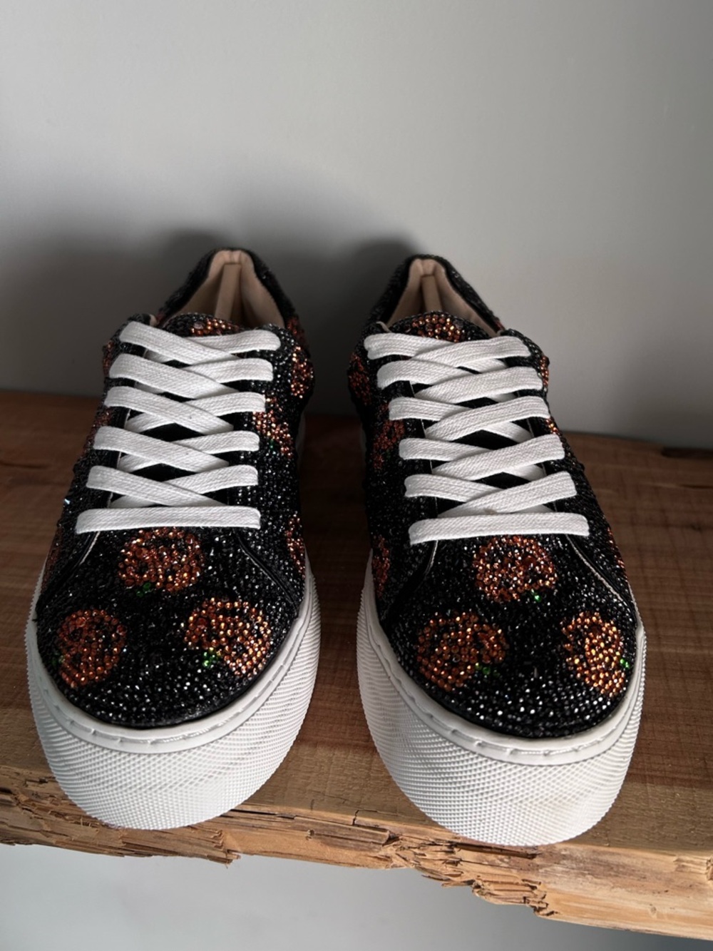 NIB Betsey Johnson Sidny Pumpkin Sneakers - Picture 11 of 12